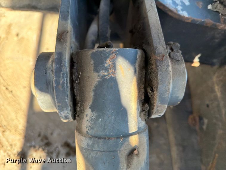 image for item FN2670 2005 Bobcat 341G mini excavator