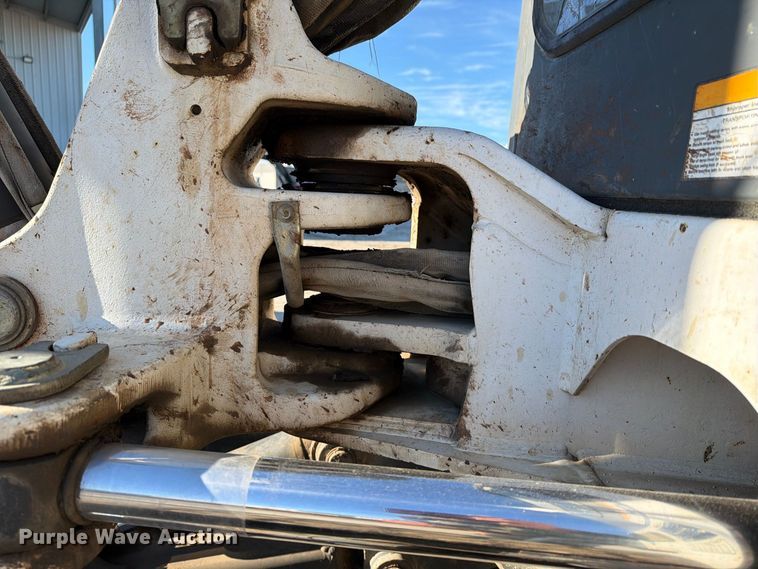 image for item FN2670 2005 Bobcat 341G mini excavator