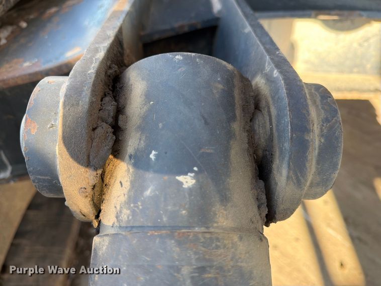 image for item FN2670 2005 Bobcat 341G mini excavator