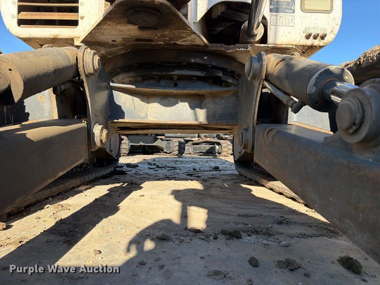 image for item FN2670 2005 Bobcat 341G mini excavator