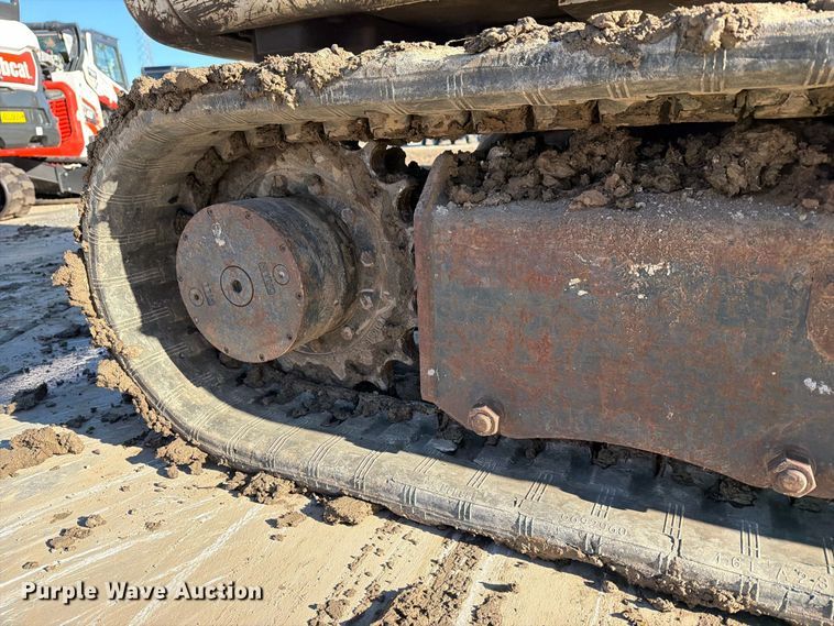 image for item FN2670 2005 Bobcat 341G mini excavator