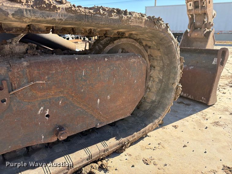 image for item FN2670 2005 Bobcat 341G mini excavator
