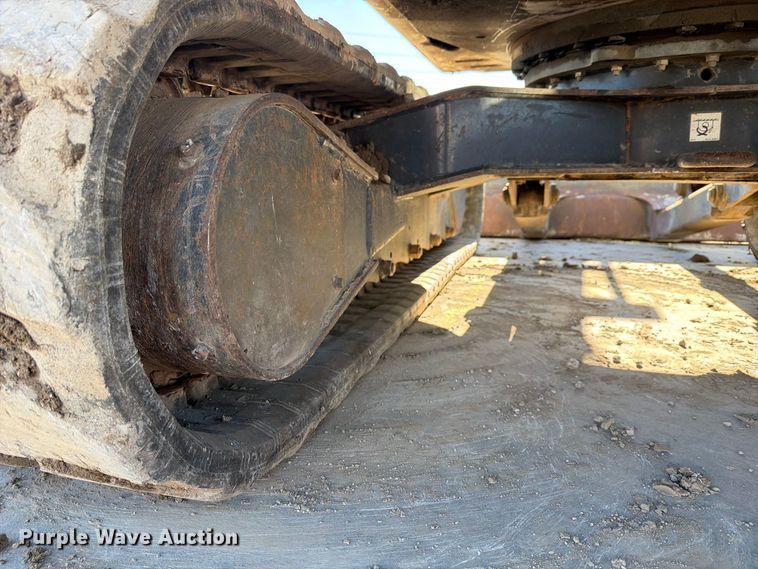 image for item FN2670 2005 Bobcat 341G mini excavator