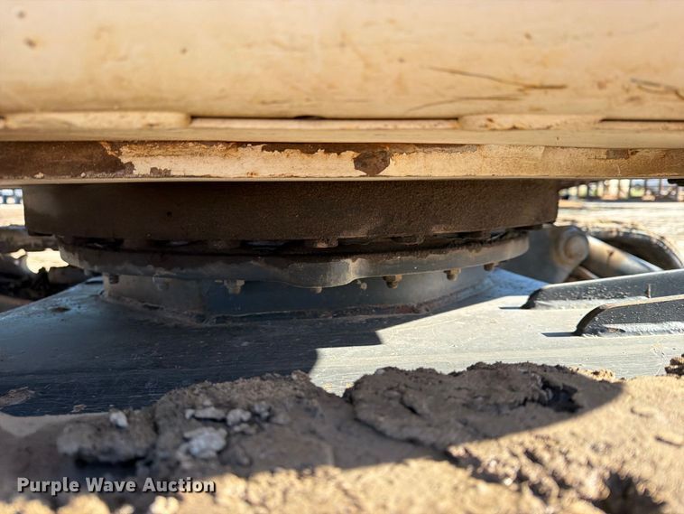 image for item FN2670 2005 Bobcat 341G mini excavator