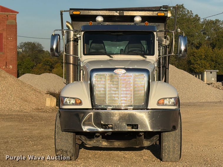 image for item FN2674 2020 Peterbilt 348 dump truck
