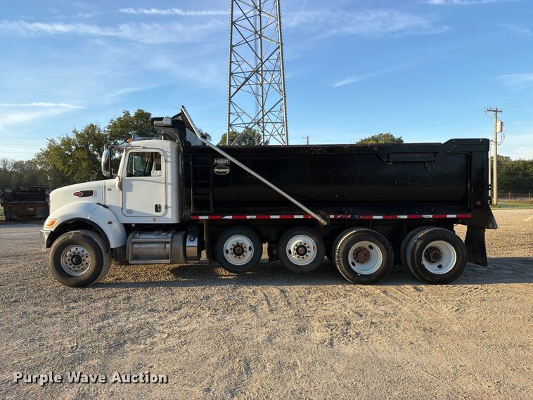 image for item FN2674 2020 Peterbilt 348 dump truck