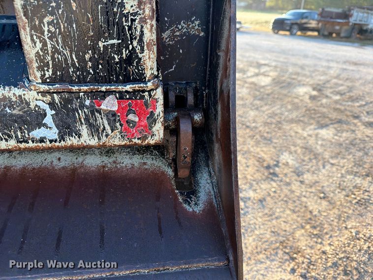 image for item FN2674 2020 Peterbilt 348 dump truck