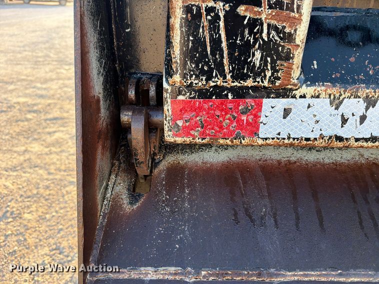 image for item FN2674 2020 Peterbilt 348 dump truck