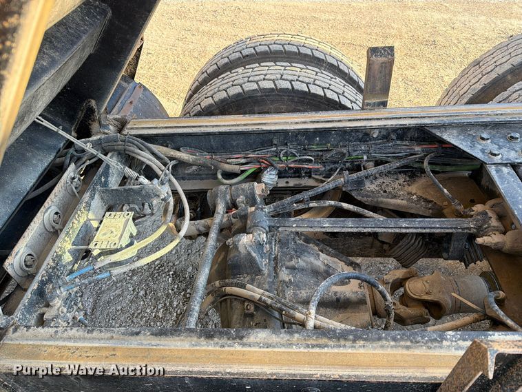 image for item FN2674 2020 Peterbilt 348 dump truck