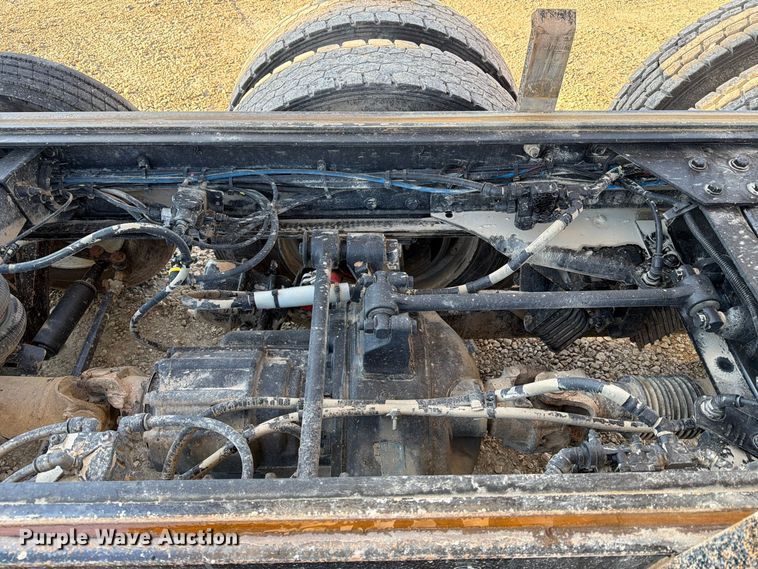 image for item FN2674 2020 Peterbilt 348 dump truck