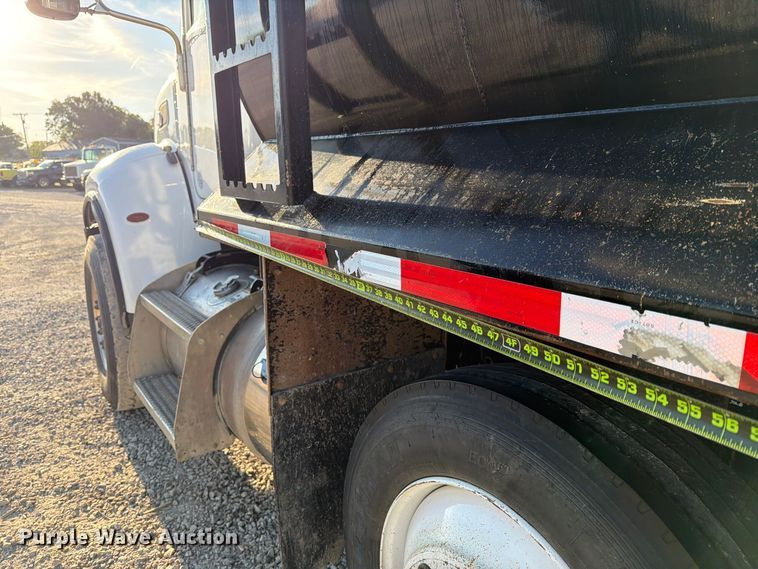image for item FN2674 2020 Peterbilt 348 dump truck