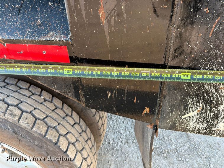 image for item FN2674 2020 Peterbilt 348 dump truck