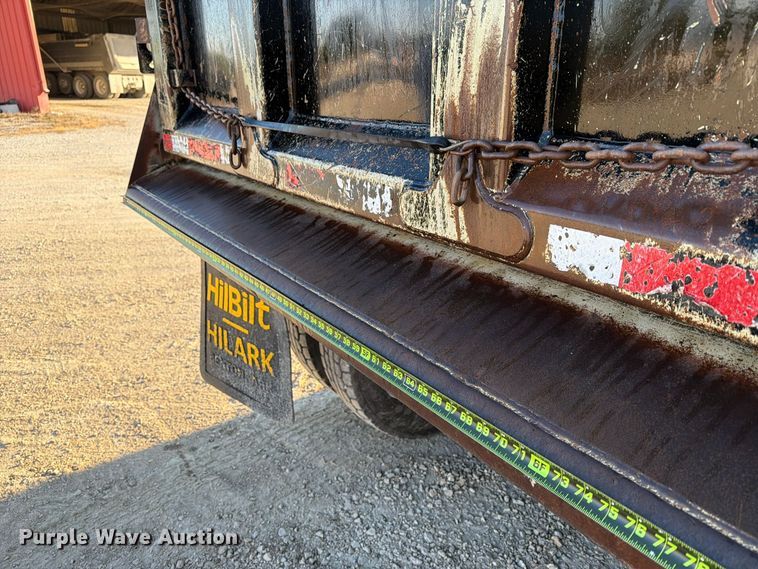 image for item FN2674 2020 Peterbilt 348 dump truck