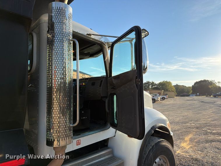 image for item FN2674 2020 Peterbilt 348 dump truck