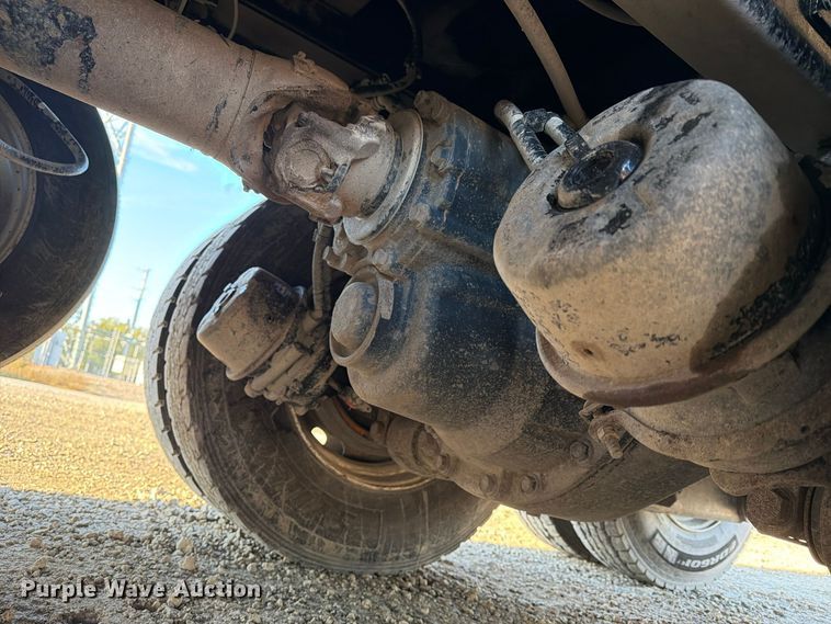 image for item FN2674 2020 Peterbilt 348 dump truck