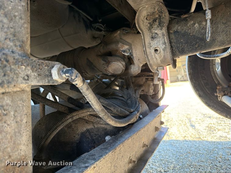 image for item FN2674 2020 Peterbilt 348 dump truck