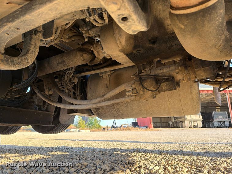 image for item FN2674 2020 Peterbilt 348 dump truck