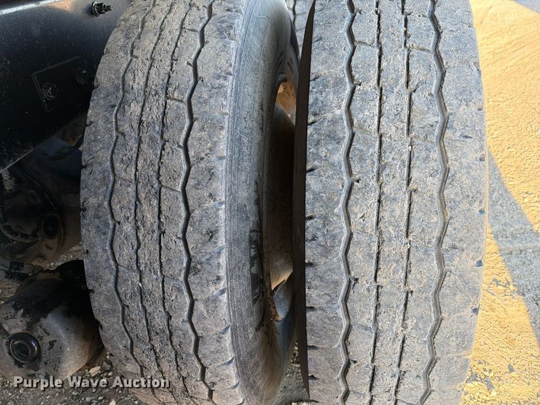 image for item FN2674 2020 Peterbilt 348 dump truck