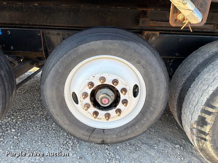 image for item FN2674 2020 Peterbilt 348 dump truck