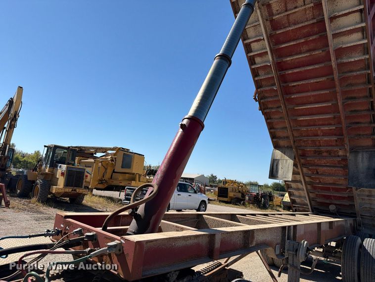 image for item FN5889 2000 Warren Inc. SFS2654 end dump trailer