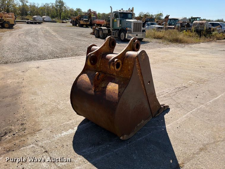 image for item FN5890 Excavator bucket