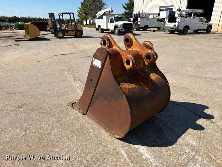 image for item FN5890 Excavator bucket
