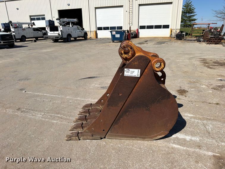 image for item FN5890 Excavator bucket