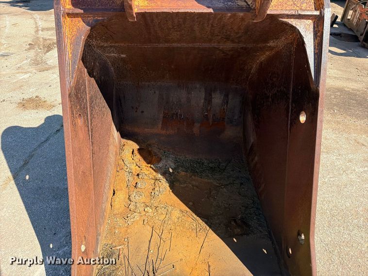 image for item FN5890 Excavator bucket