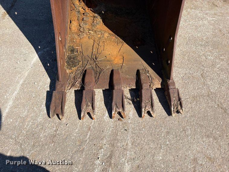 image for item FN5890 Excavator bucket