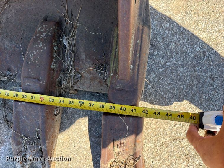 image for item FN5890 Excavator bucket