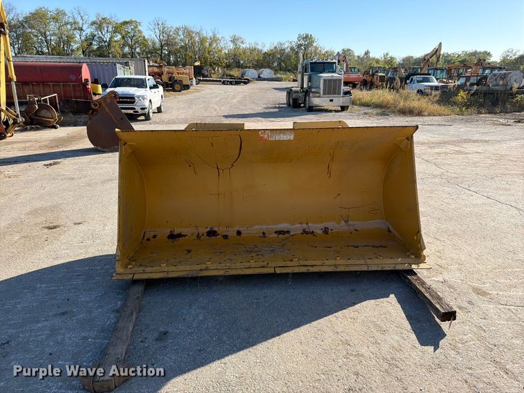 image for item FN5891 Caterpillar 928G wheel loader bucket