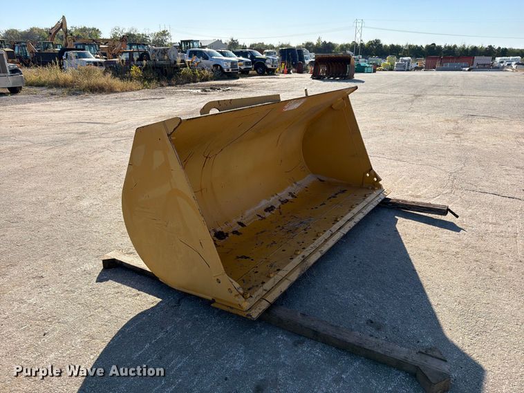 image for item FN5891 Caterpillar 928G wheel loader bucket