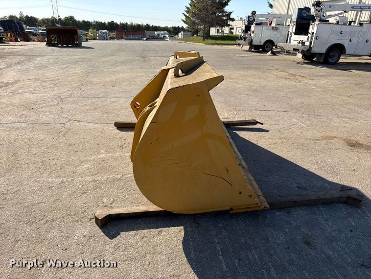 image for item FN5891 Caterpillar 928G wheel loader bucket
