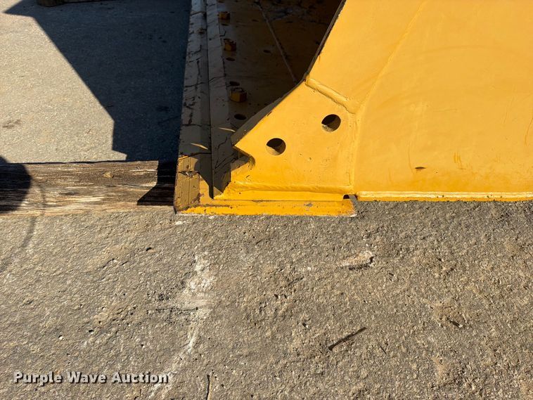 image for item FN5891 Caterpillar 928G wheel loader bucket