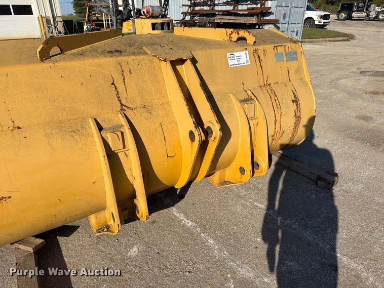 image for item FN5891 Caterpillar 928G wheel loader bucket