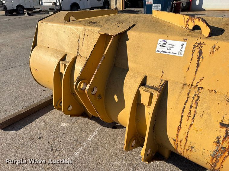 image for item FN5891 Caterpillar 928G wheel loader bucket