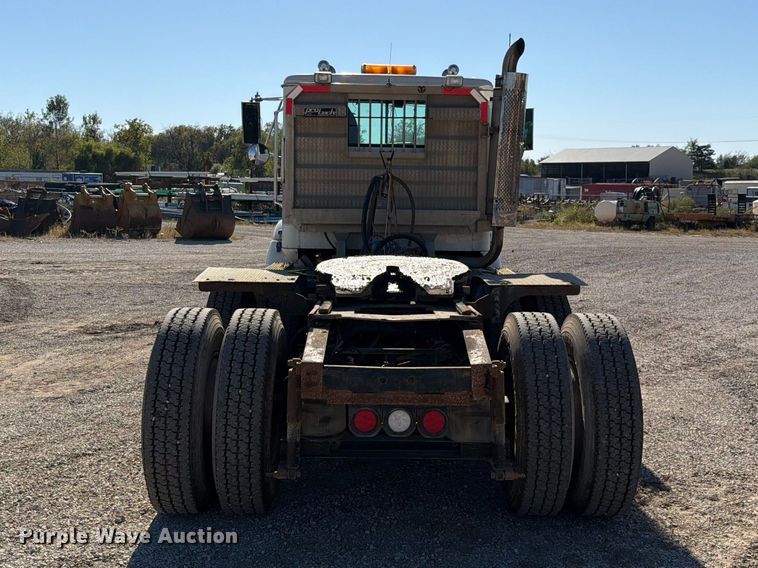 image for item FN5895 1996 International 9200 semi truck