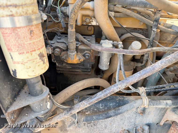 image for item FN5895 1996 International 9200 semi truck