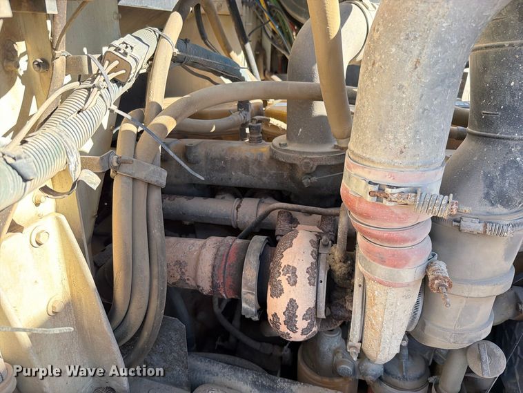 image for item FN5895 1996 International 9200 semi truck