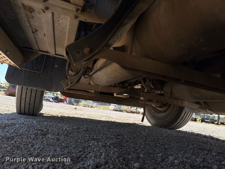 image for item FN5895 1996 International 9200 semi truck