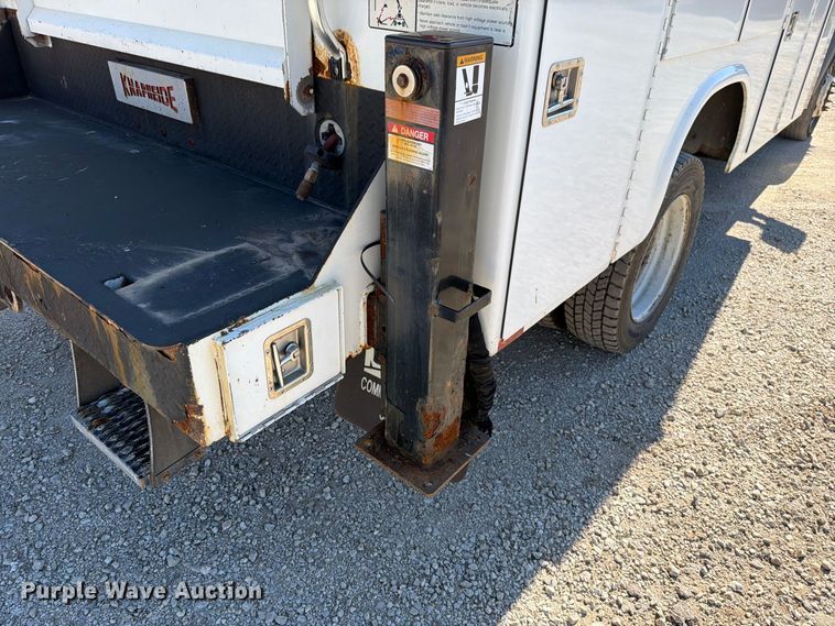 image for item FN5900 2015 Ford F550 Super Duty XL utility / service truck