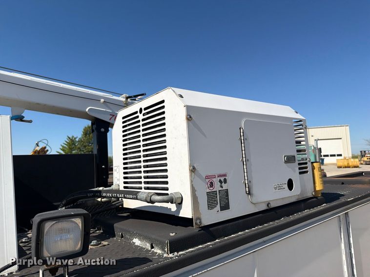 image for item FN5900 2015 Ford F550 Super Duty XL utility / service truck
