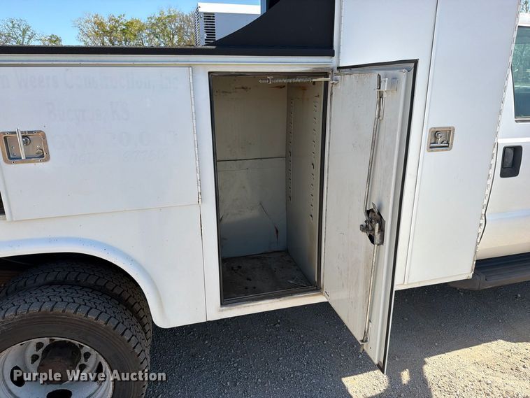 image for item FN5900 2015 Ford F550 Super Duty XL utility / service truck