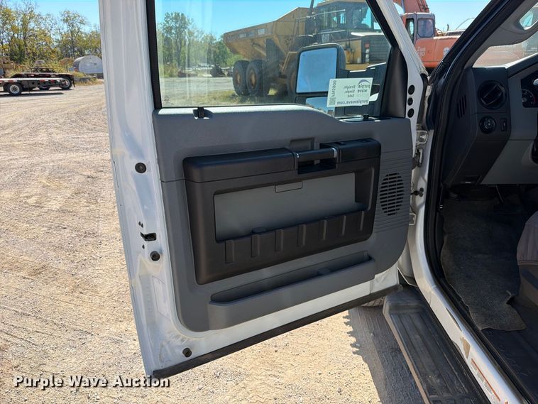image for item FN5900 2015 Ford F550 Super Duty XL utility / service truck