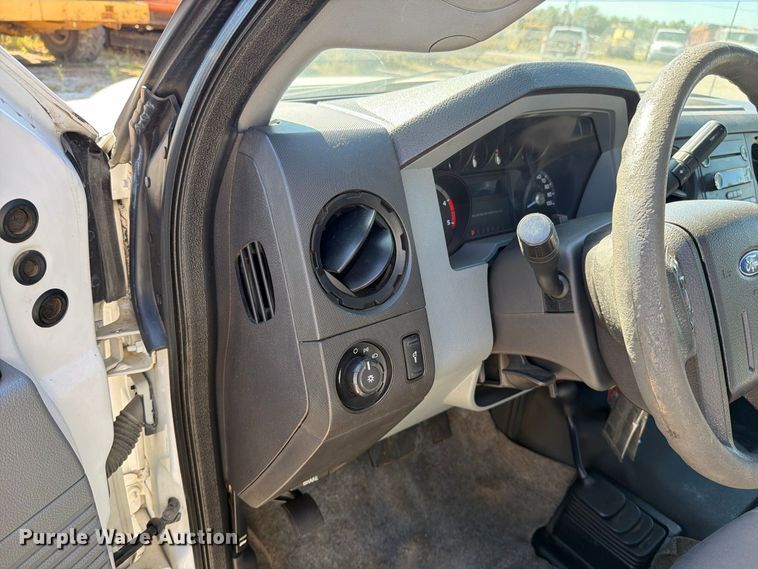 image for item FN5900 2015 Ford F550 Super Duty XL utility / service truck