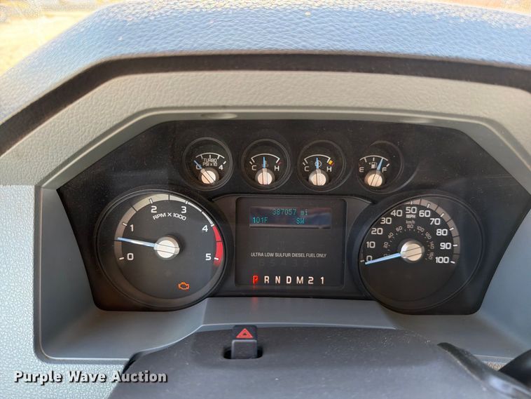 image for item FN5900 2015 Ford F550 Super Duty XL utility / service truck