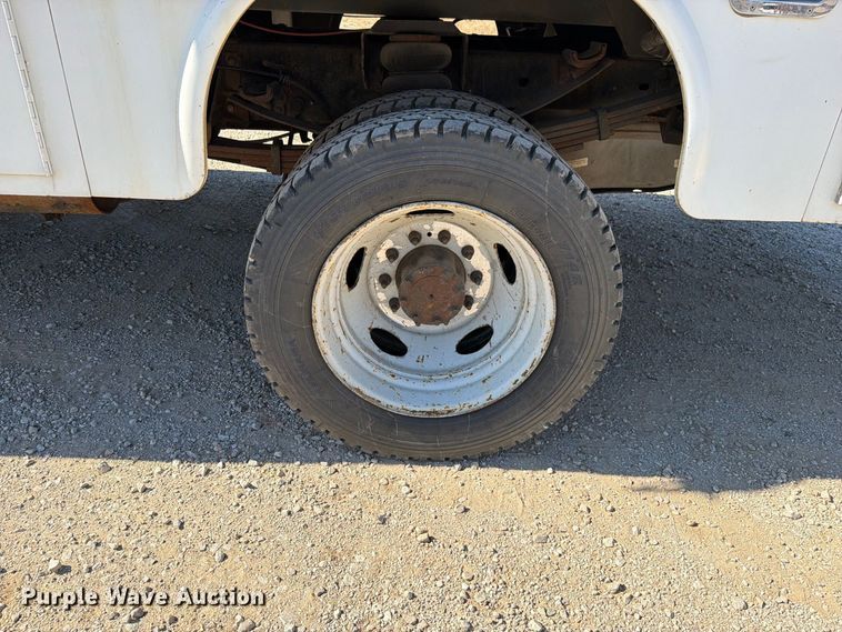 image for item FN5900 2015 Ford F550 Super Duty XL utility / service truck