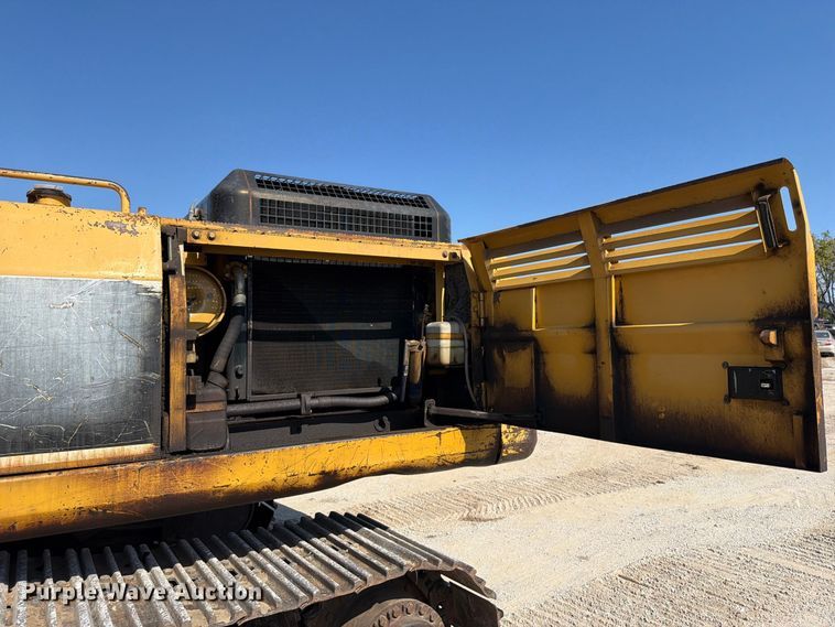 image for item FN5906 1992 Caterpillar 325 L excavator
