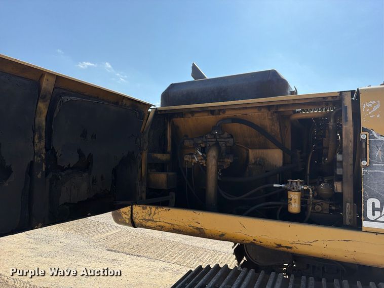 image for item FN5906 1992 Caterpillar 325 L excavator