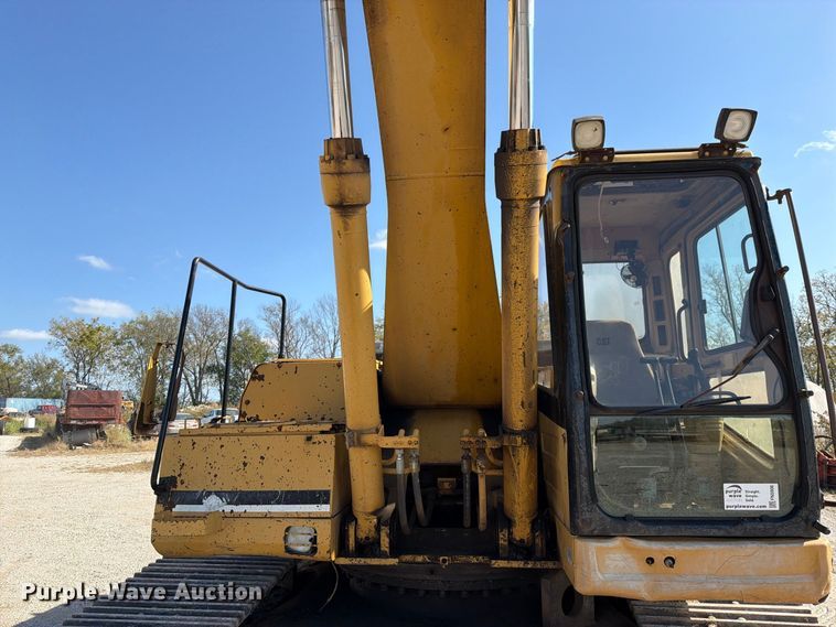 image for item FN5906 1992 Caterpillar 325 L excavator